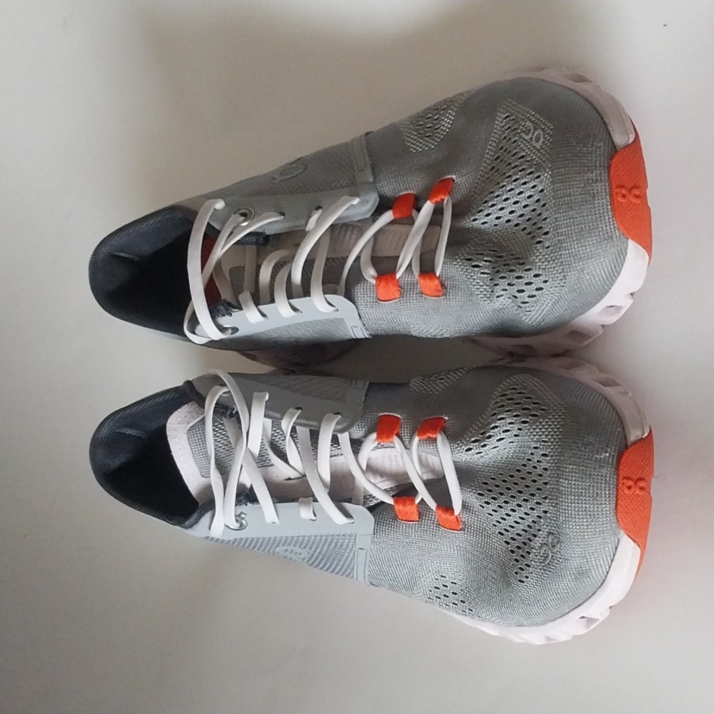 On Cloud Running Cloud X Women 7.5